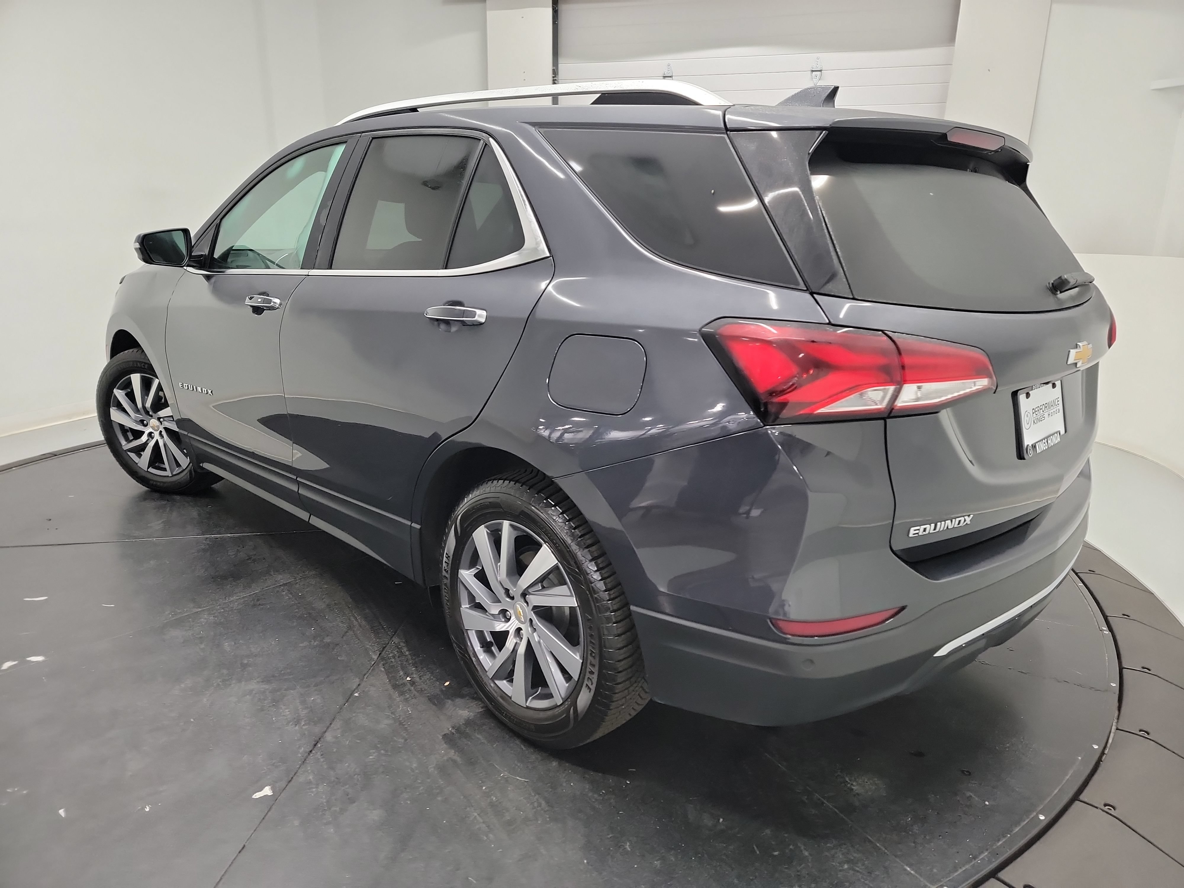 Used 2022 Chevrolet Equinox Premier FWD image 6