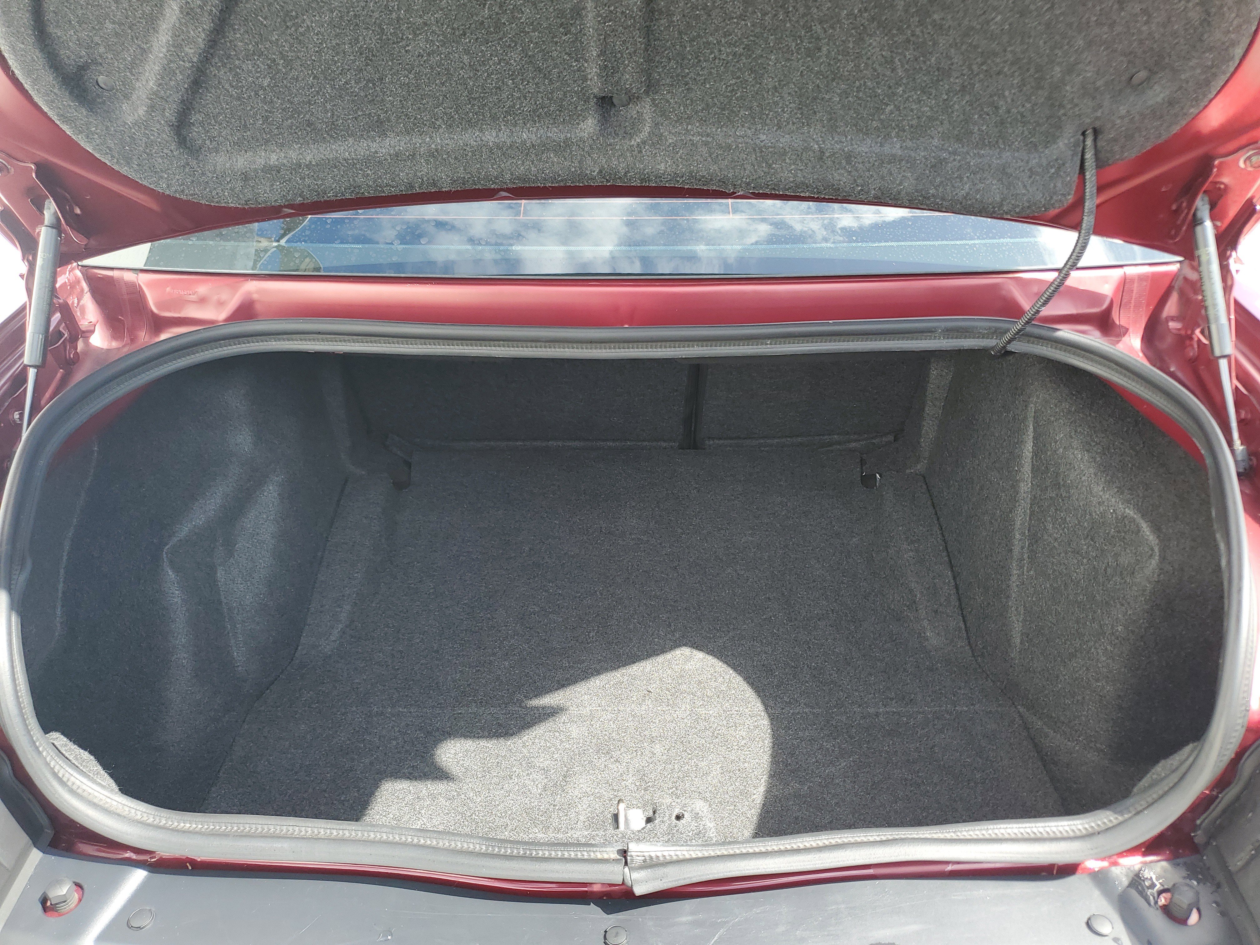 Used 2019 Dodge Challenger R/T image 9