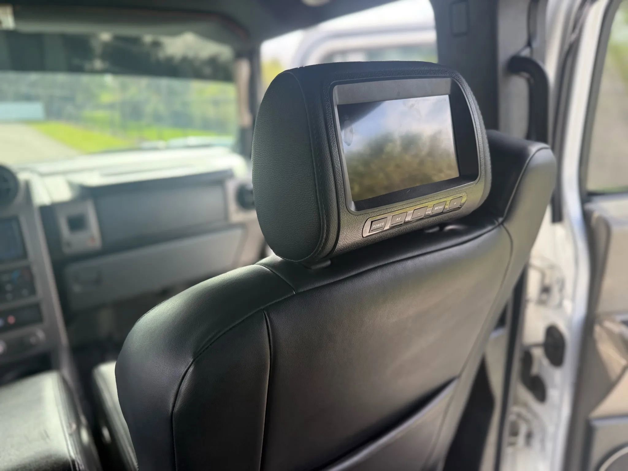 Used 2003 HUMMER H2 w/ Preferred Equipment Group image 15