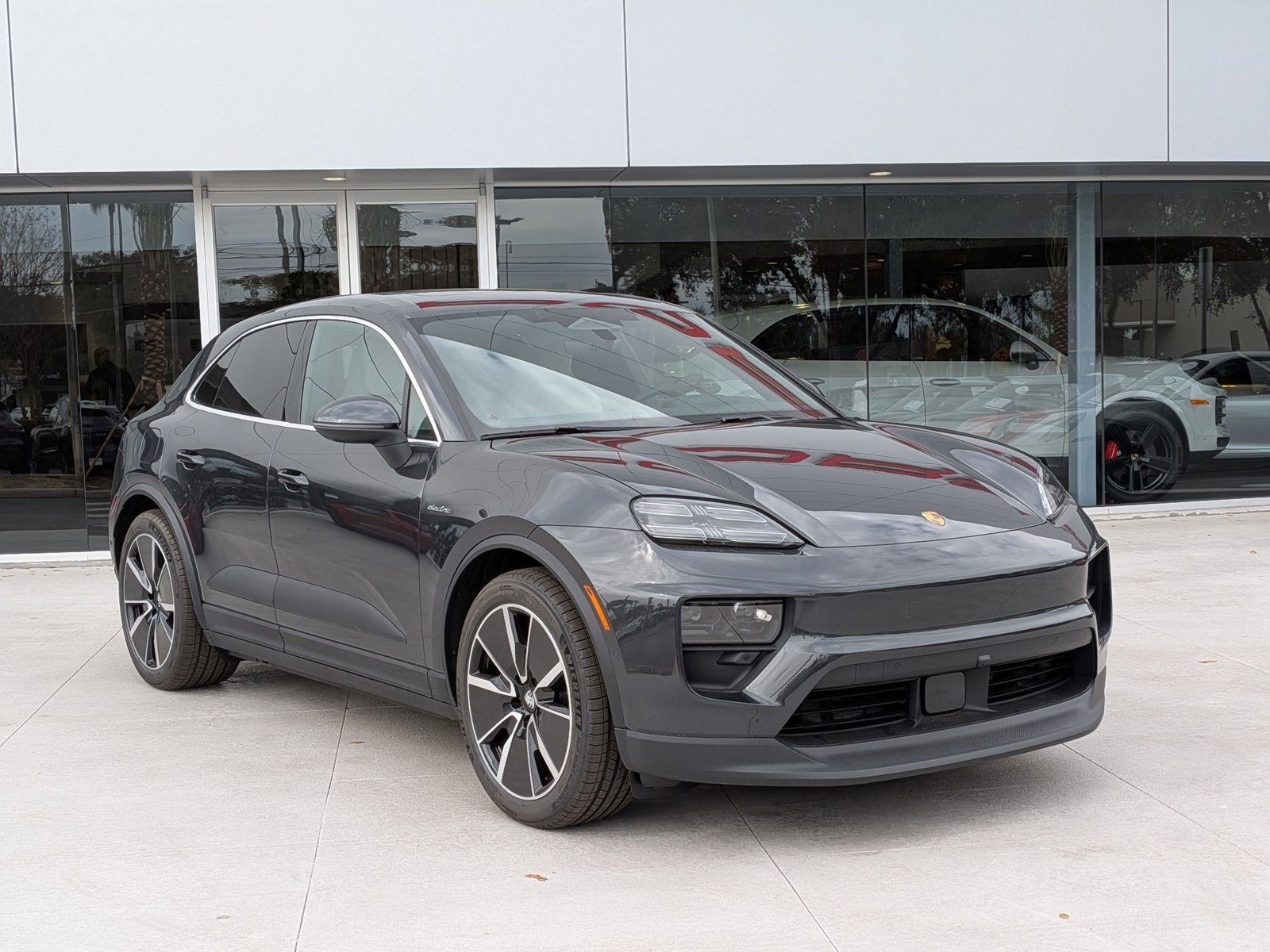 New 2026 Porsche Macan 4S Electric image 7