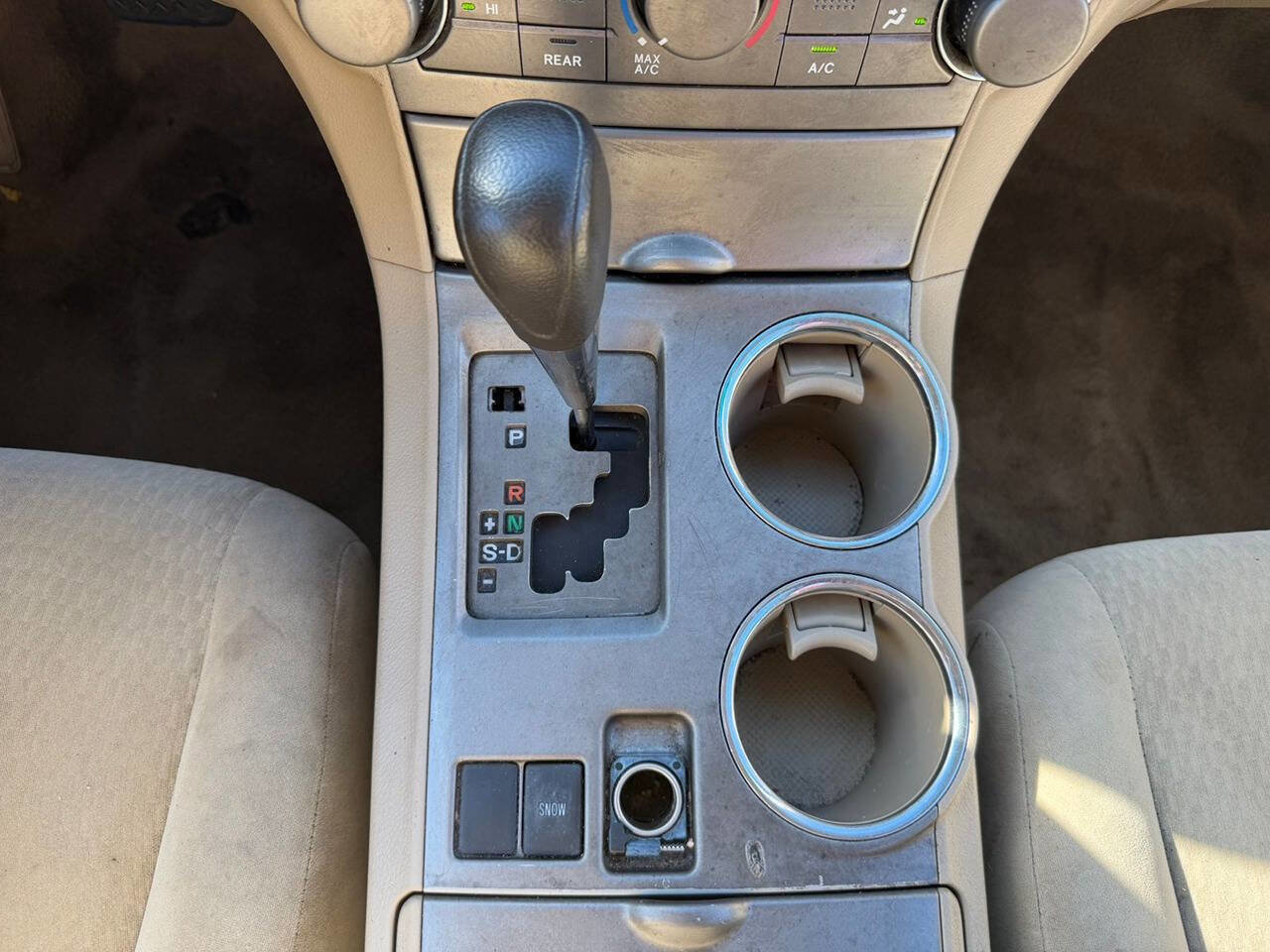 Used 2010 Toyota Highlander 2WD image 2