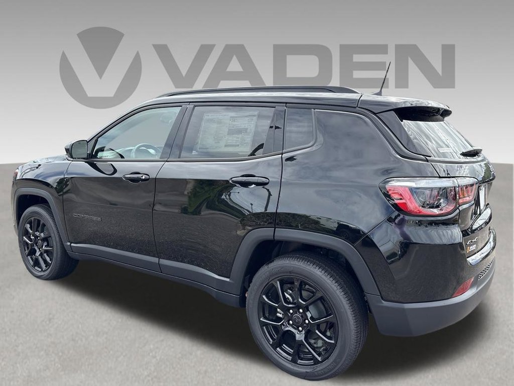 New 2026 Jeep Compass Latitude AWD/4WD image 3