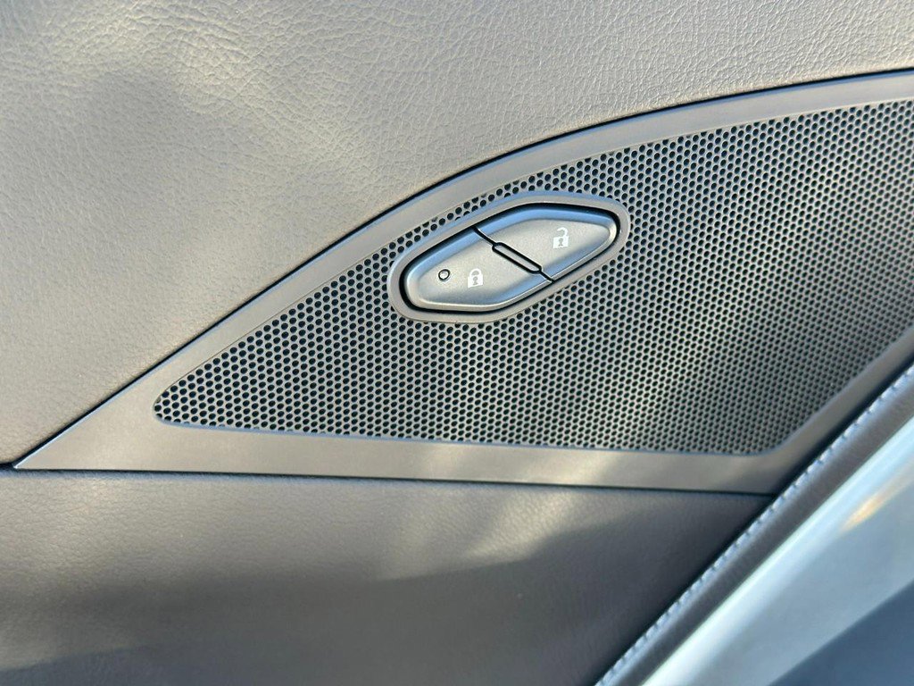 Used 2016 Chevrolet Corvette Stingray Coupe w/ Carbon Flash Badge Package image 14