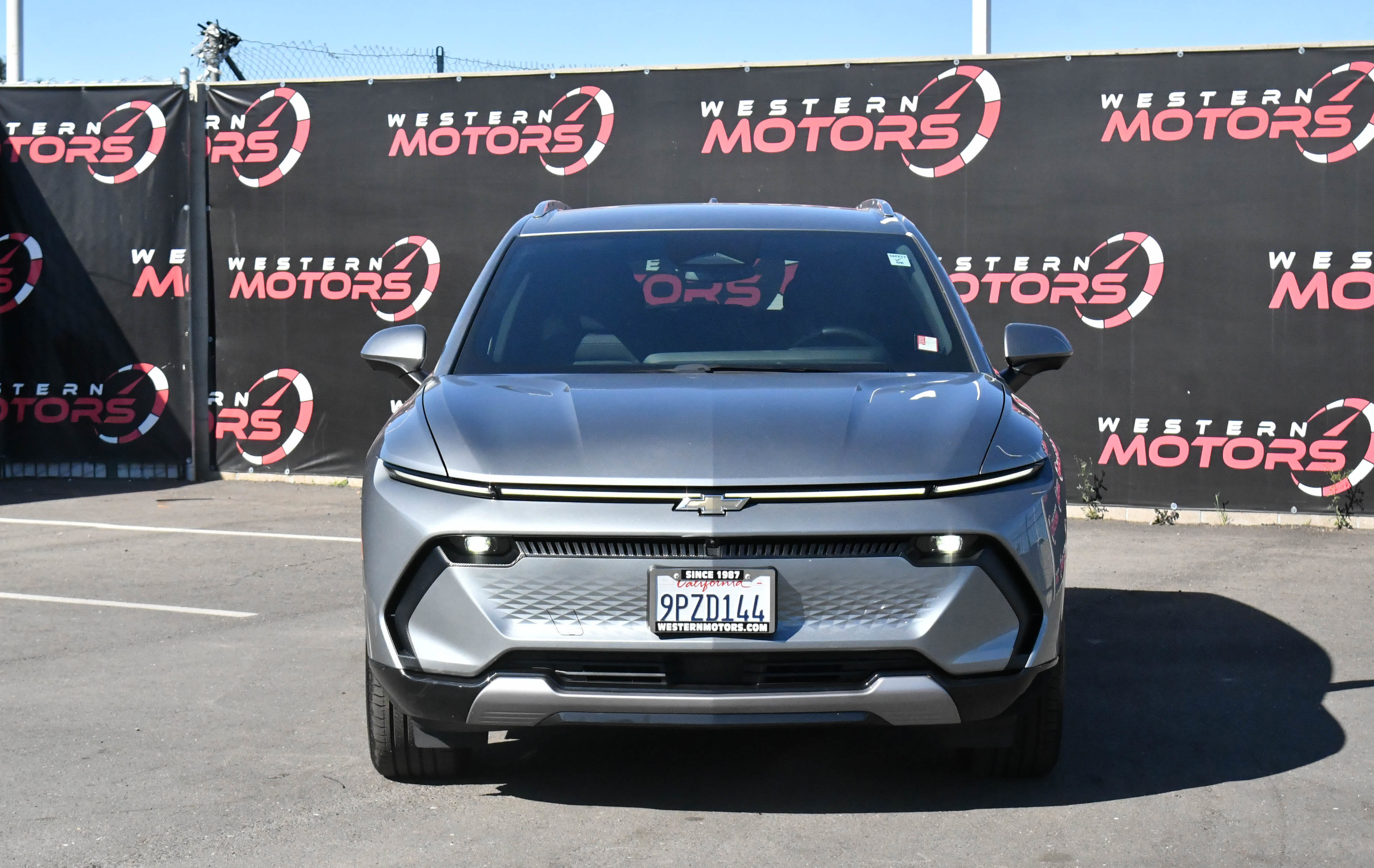 Used 2025 Chevrolet Equinox EV LT w/ Convenience Package image 2