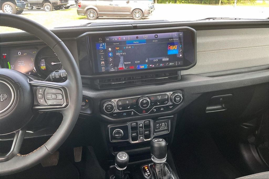 Used 2024 Jeep Wrangler Unlimited w/ Convenience Group AWD/4WD image 6