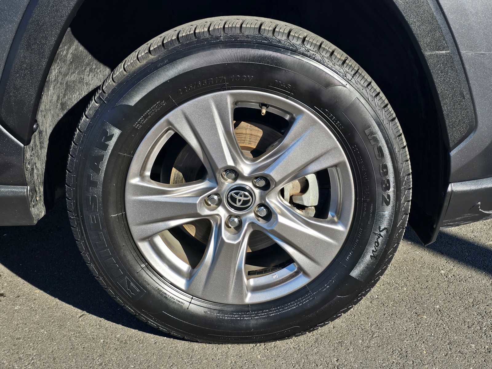 Used 2022 Toyota RAV4 XLE image 9