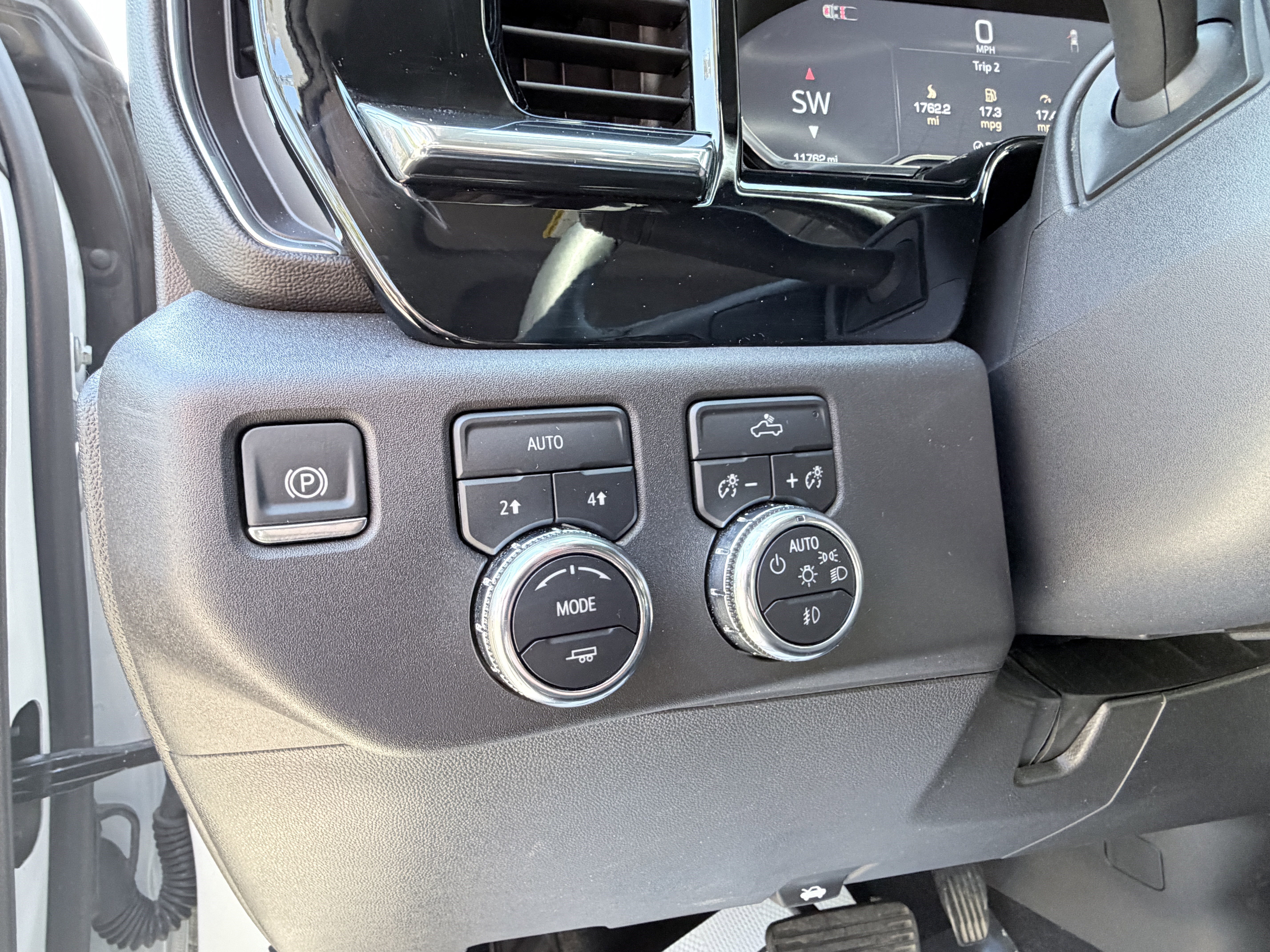 Used 2024 GMC Sierra 1500 Elevation image 15