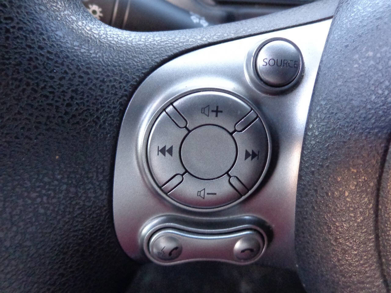 Used 2014 Nissan Versa SV w/ Convenience Package image 19