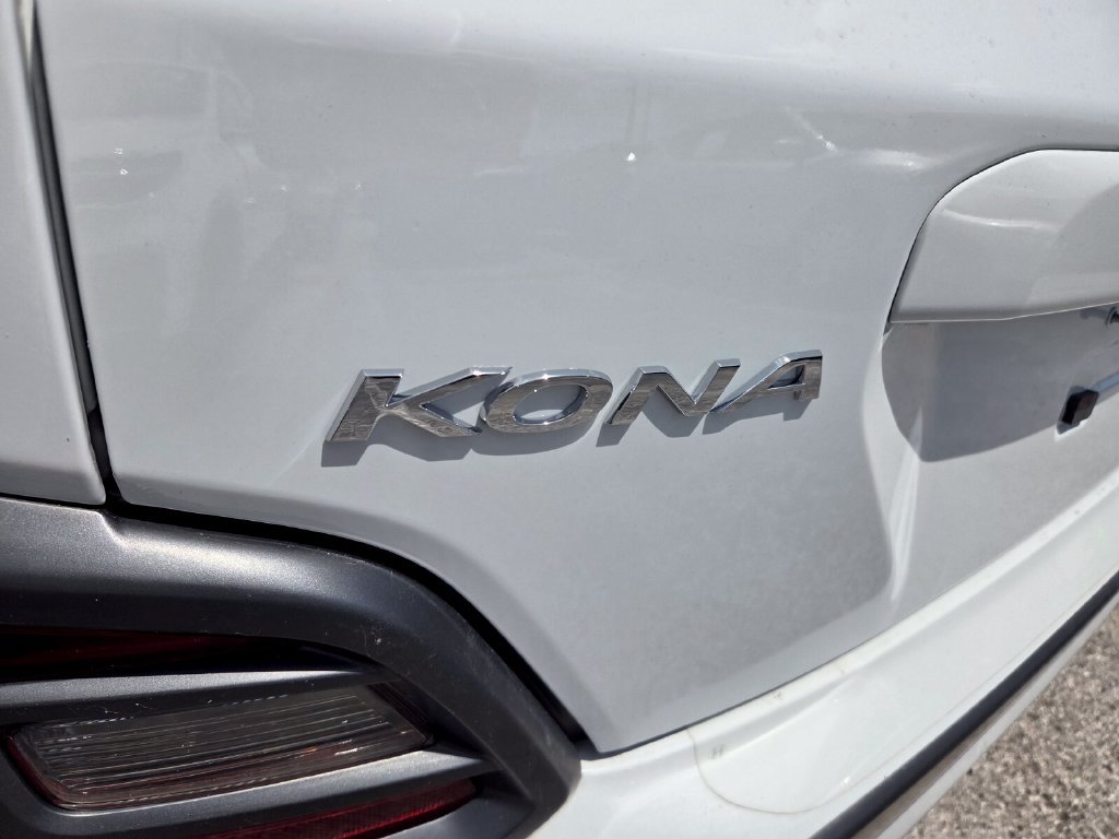 Used 2021 Hyundai Kona Ultimate FWD image 11