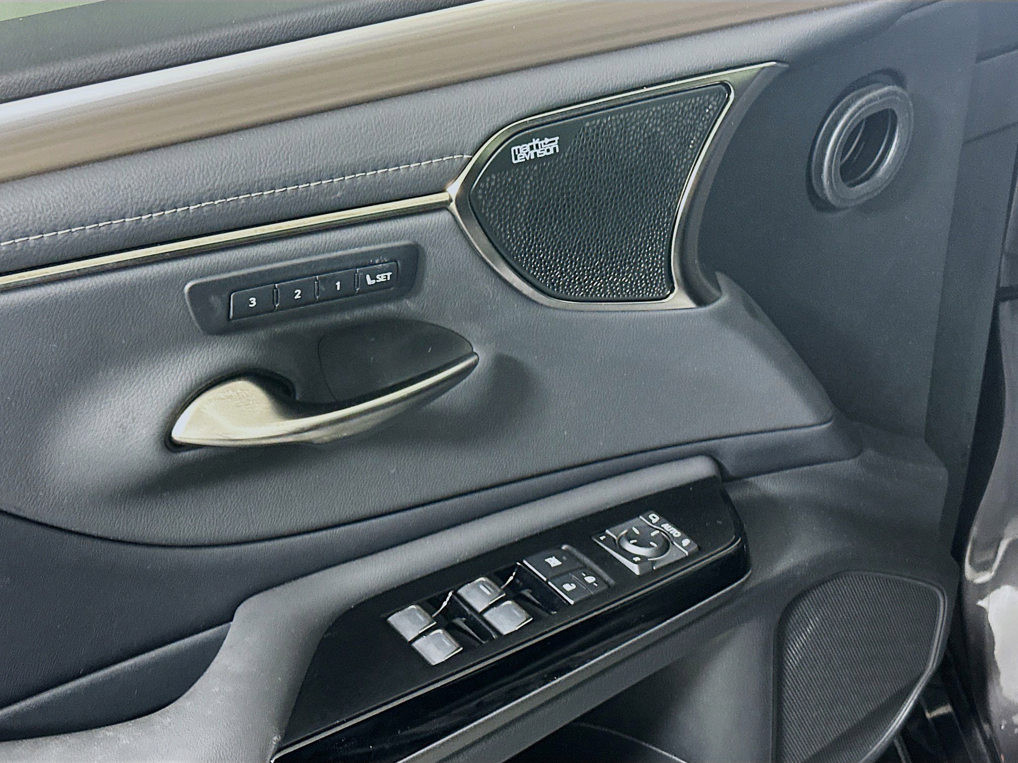 Used 2022 Lexus ES 350 F Sport image 15