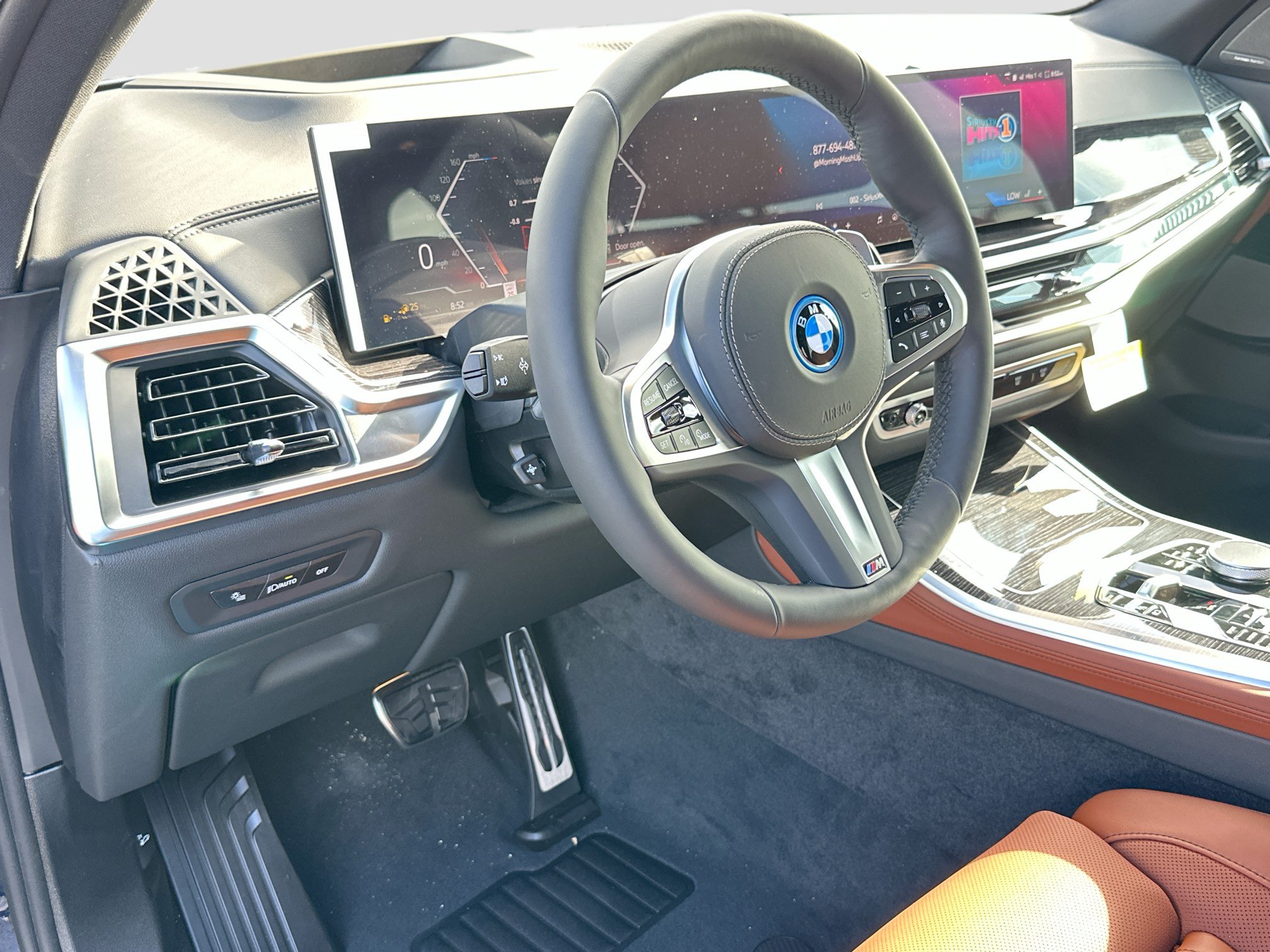 New 2026 BMW X5 xDrive50e w/ M Sport Package AWD/4WD image 7