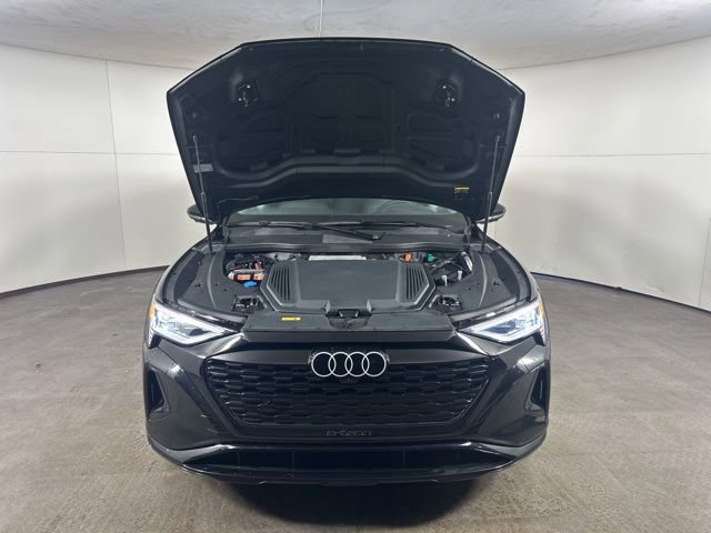 Used 2024 Audi Q8 e-tron Premium Plus w/ Premium Plus Package image 34