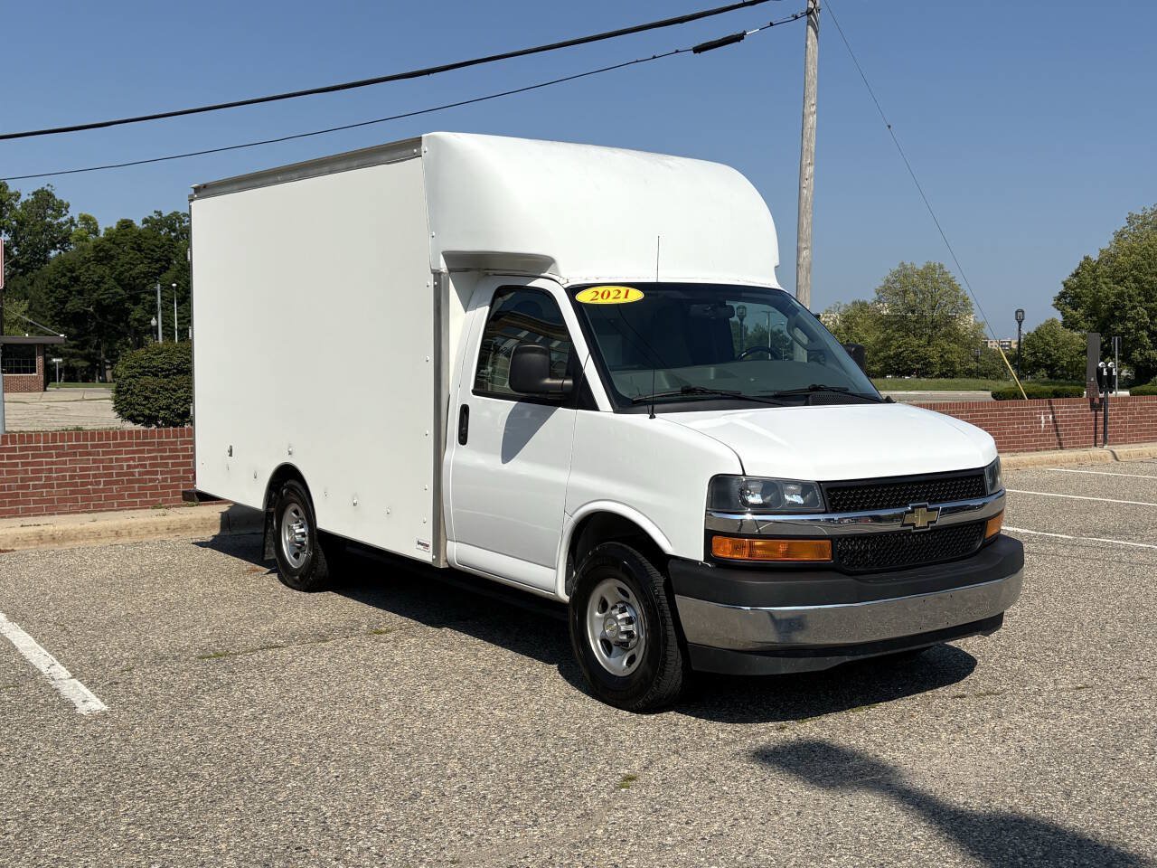 Used 2021 Chevrolet Express 3500 w/ Power Convenience Package RWD image 2