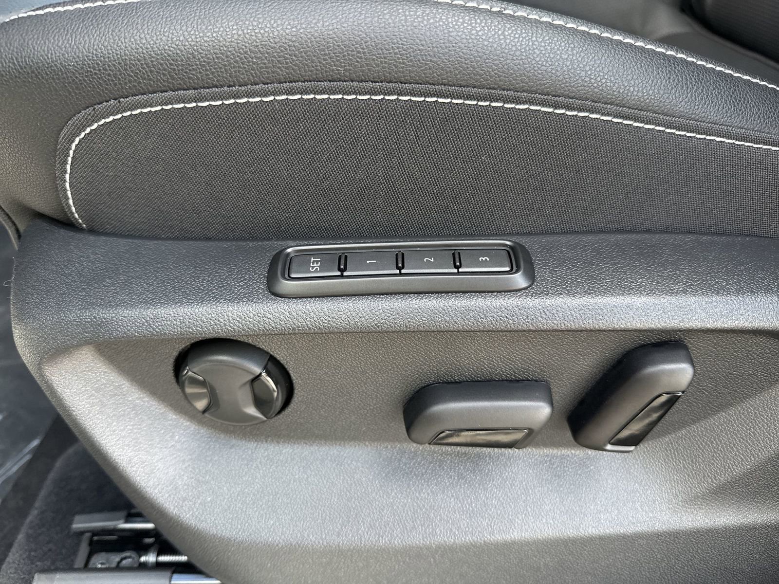 New 2026 Volkswagen Atlas SEL image 14