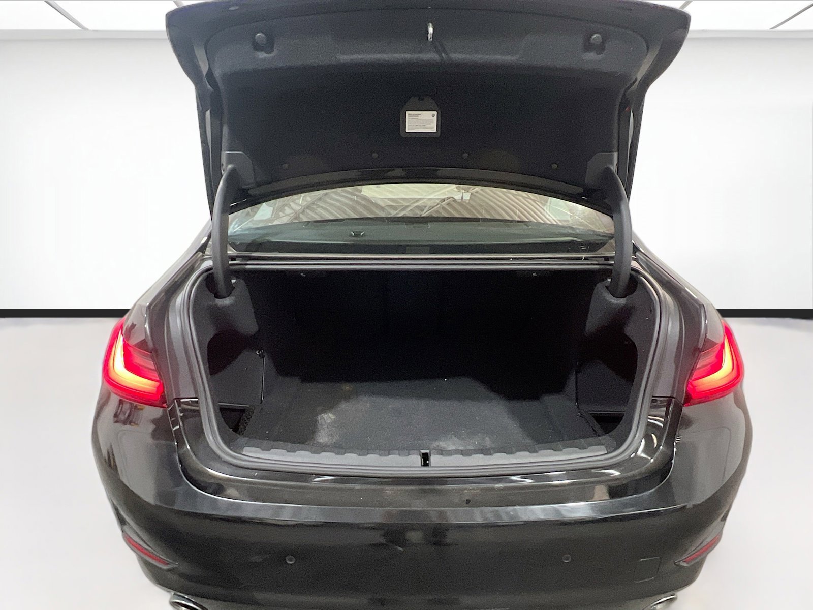 Used 2019 BMW 330i Sedan image 19