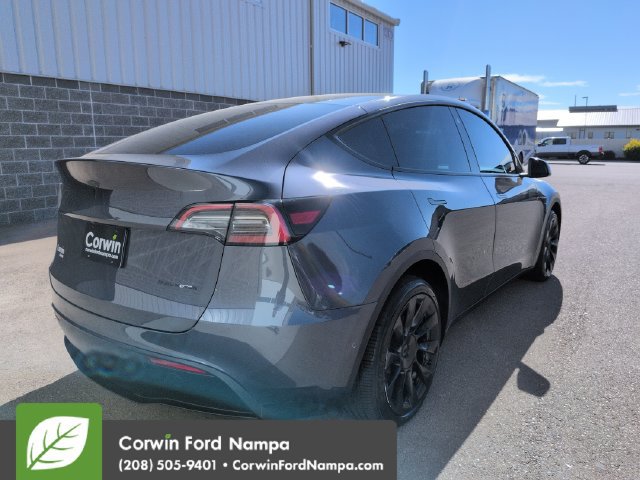 Used 2022 Tesla Model Y Long Range AWD/4WD image 3