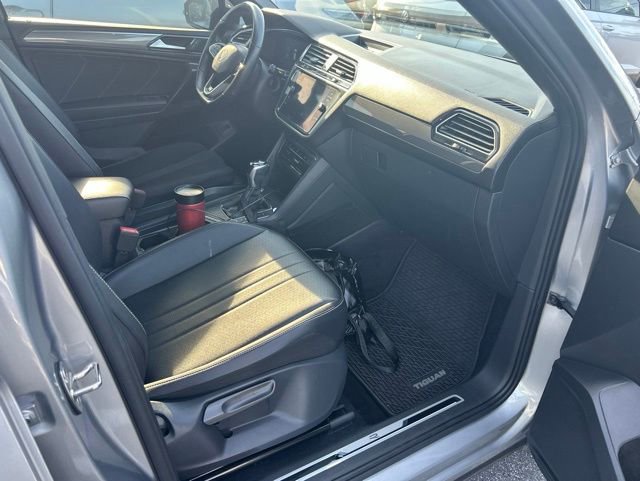 Used 2022 Volkswagen Tiguan SE R-Line FWD image 21