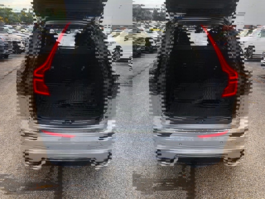 Used 2025 Volvo XC60 T8 Plus w/ Protection Package Premier image 36