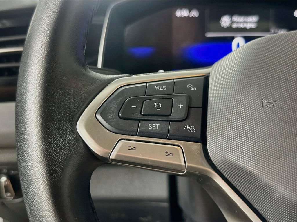 Used 2025 Volkswagen Jetta SE FWD image 24