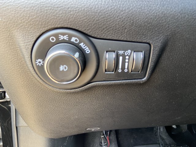 Used 2024 Jeep Compass Trailhawk AWD/4WD image 43