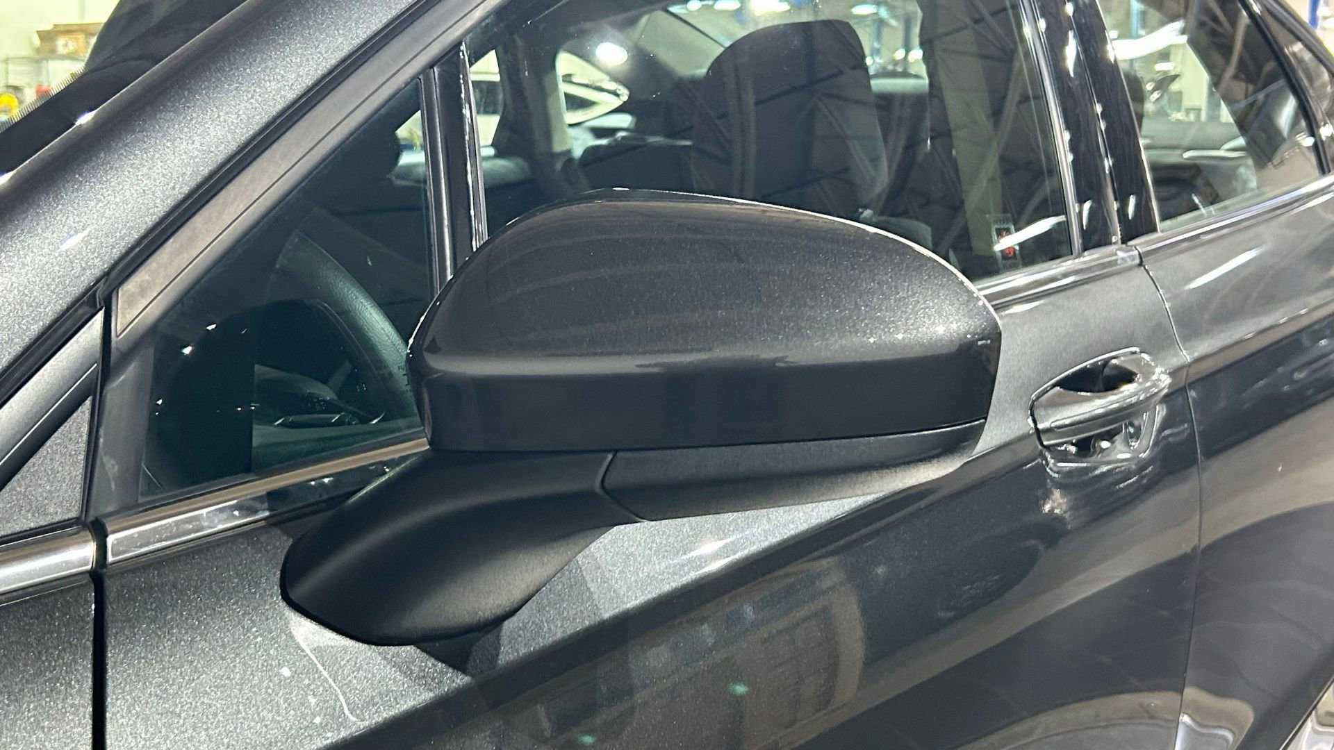 Used 2020 Ford Fusion SE FWD image 16