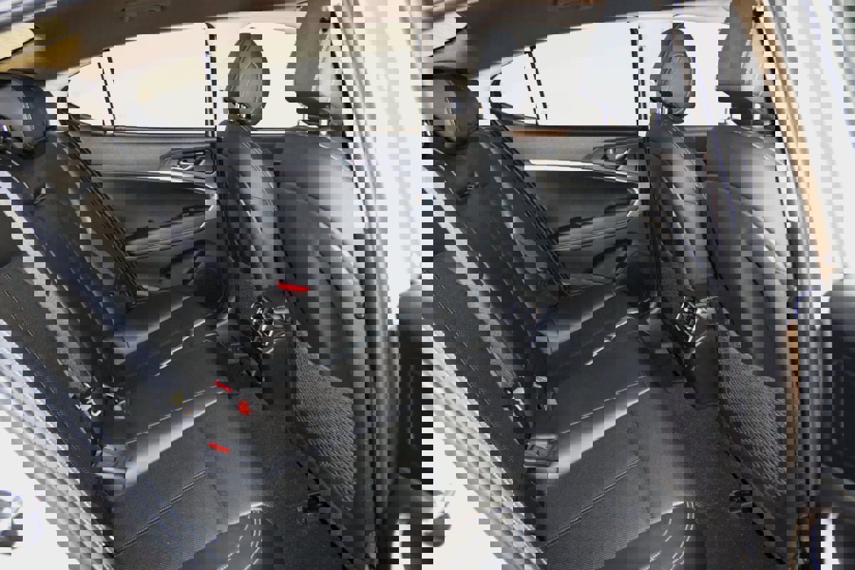 Used 2025 Genesis G70 2.5T image 58