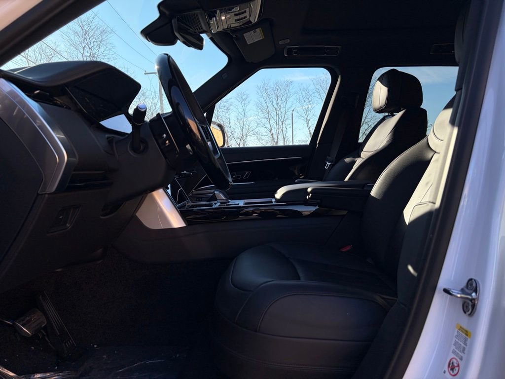 New 2025 Land Rover Range Rover SE image 11