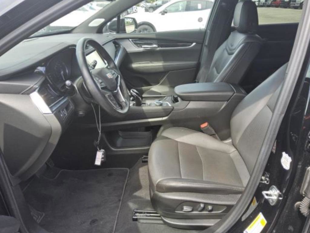 Used 2025 Cadillac XT5 Premium Luxury image 9