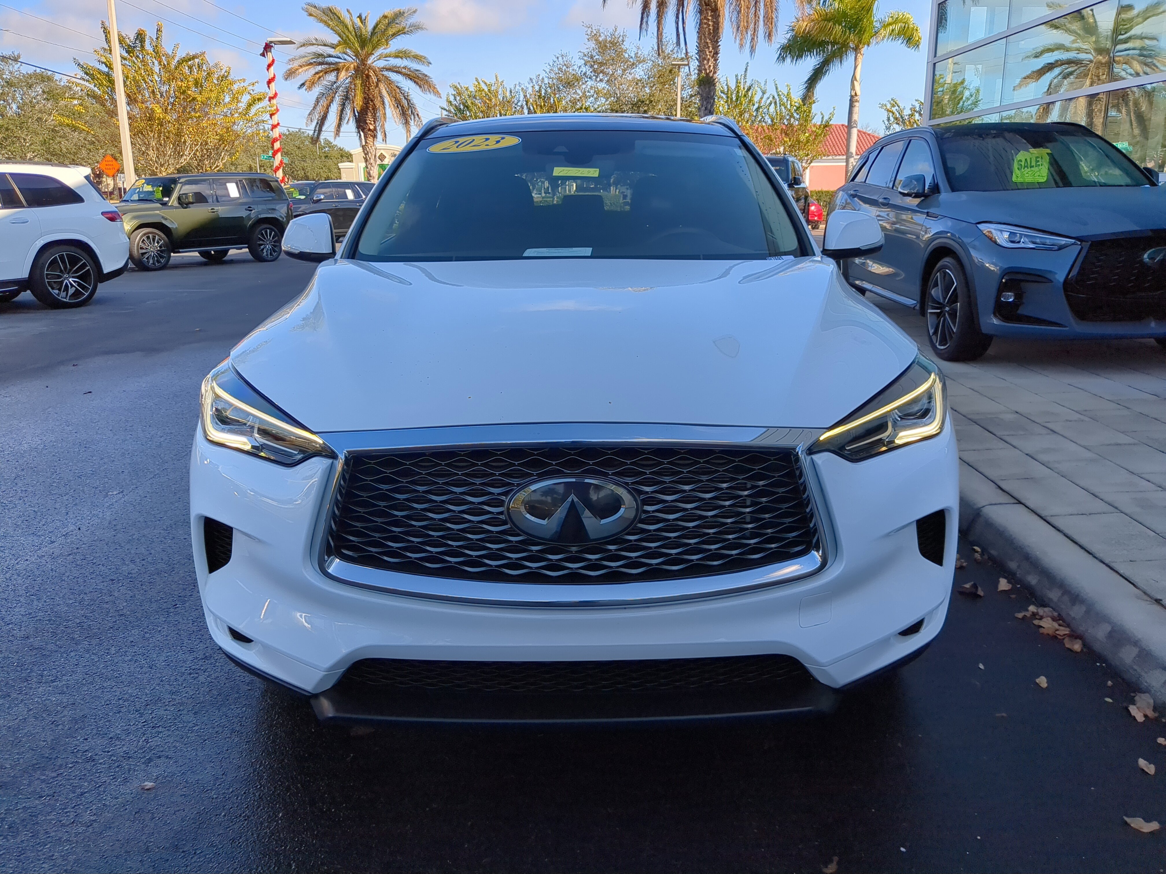 Certified 2023 INFINITI QX50 Luxe image 2