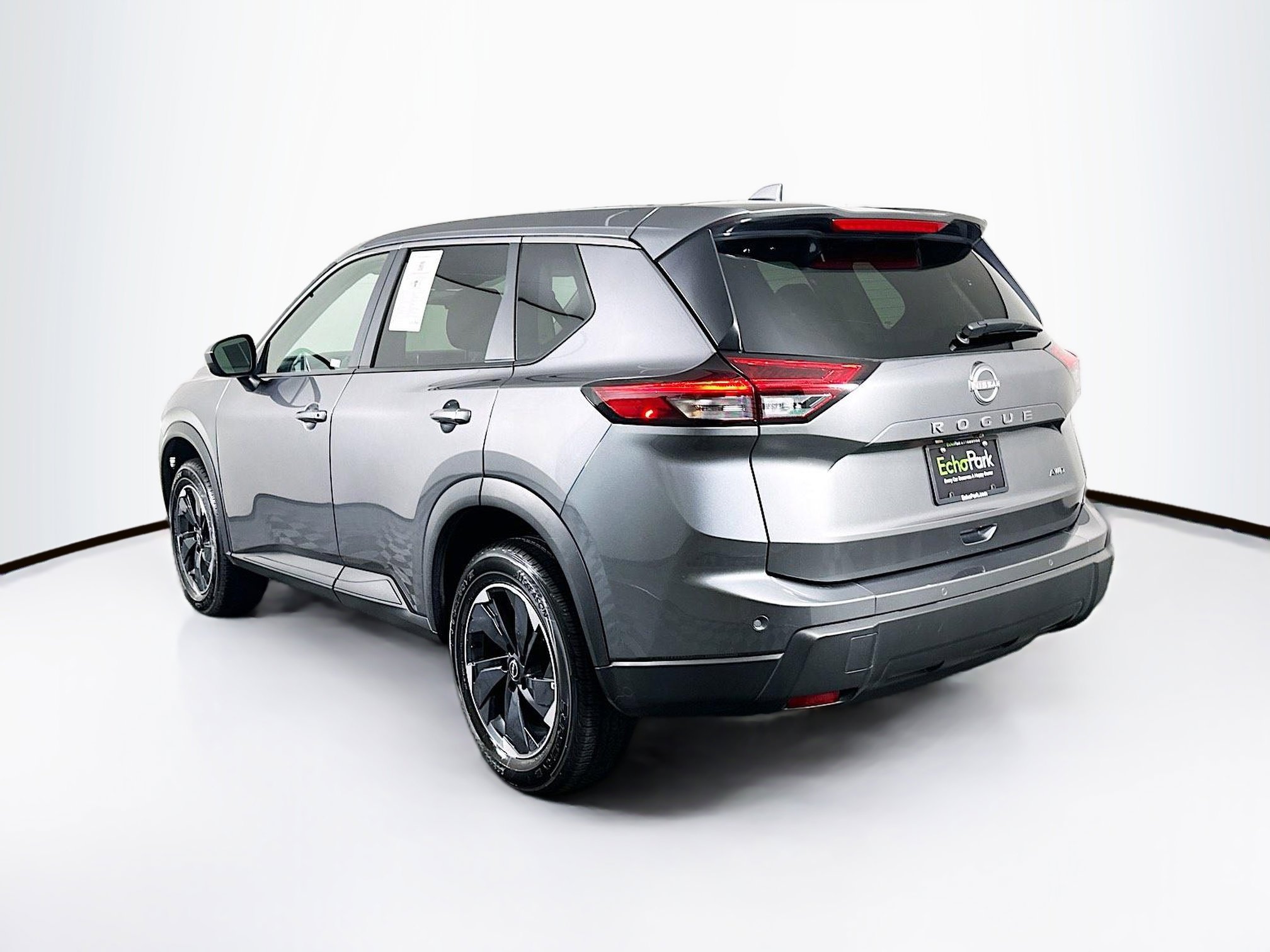Used 2025 Nissan Rogue SV image 5