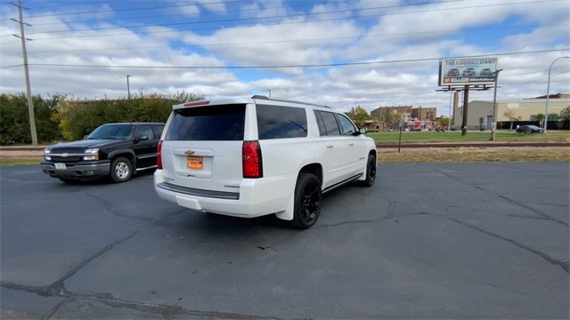 Used 2019 Chevrolet Suburban Premier image 8