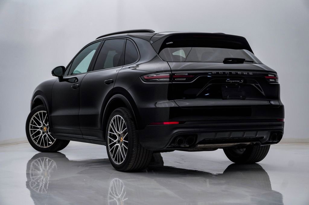 Certified 2023 Porsche Cayenne S Platinum image 3