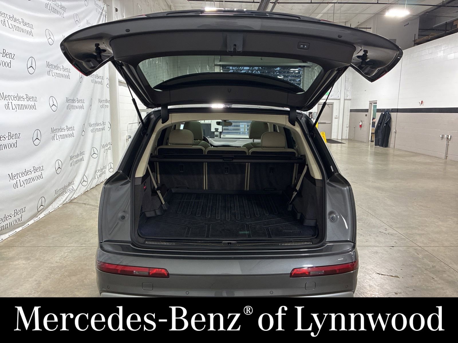 Used 2019 Audi Q7 3.0T Prestige w/ Prestige Package image 34