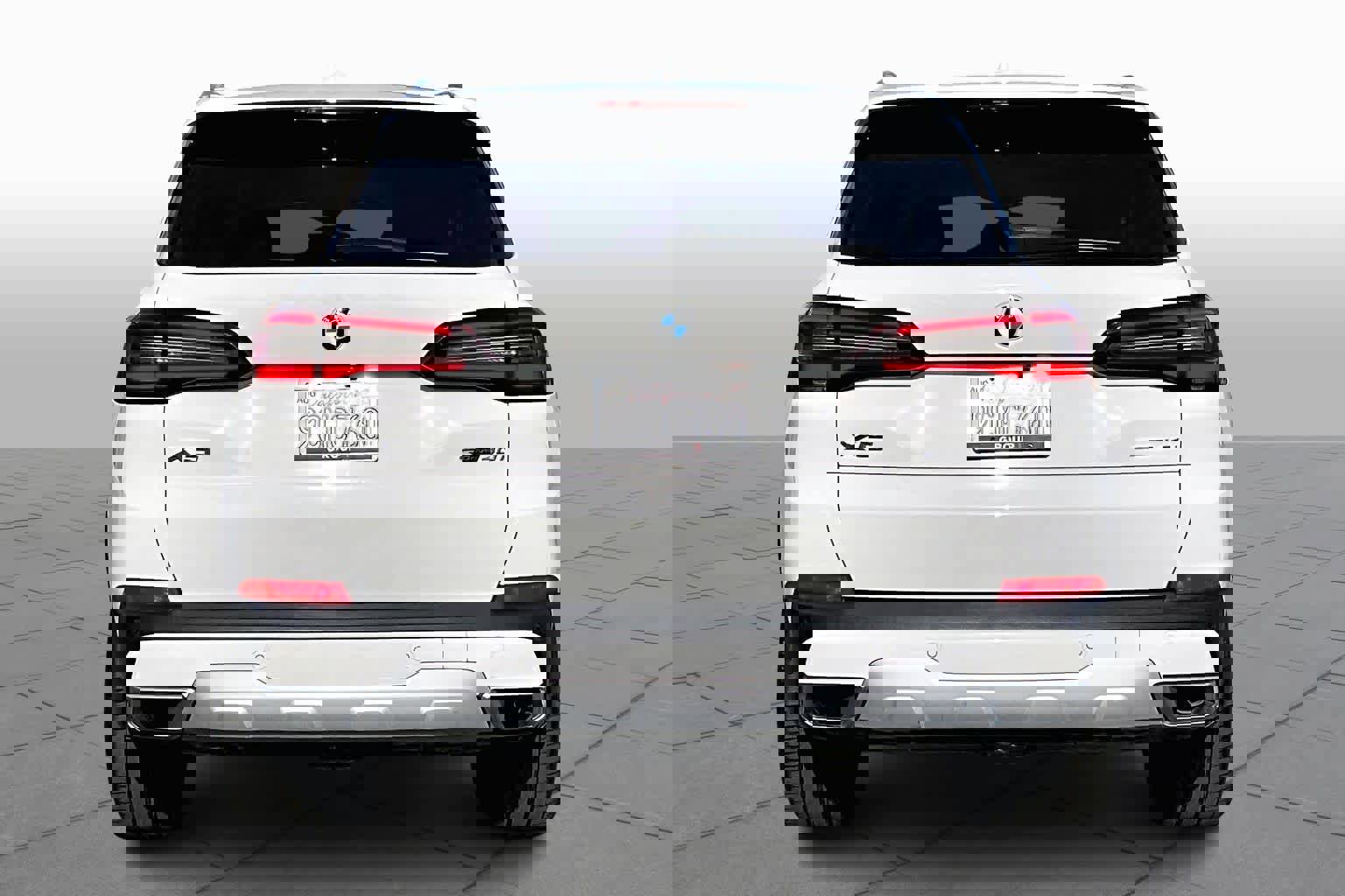 Used 2022 BMW X5 sDrive40i w/ Parking Assistance Package RWD image 4