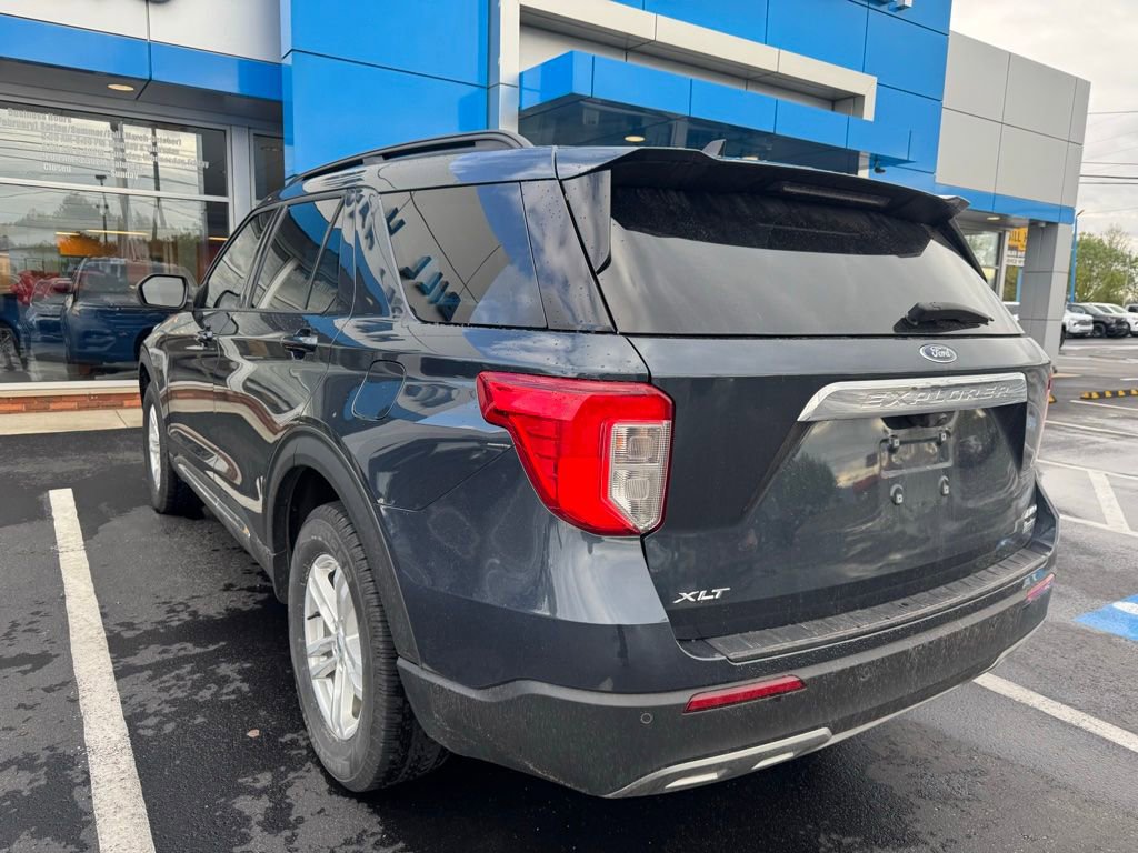 Used 2024 Ford Explorer XLT w/ Equipment Group 202A AWD/4WD image 5