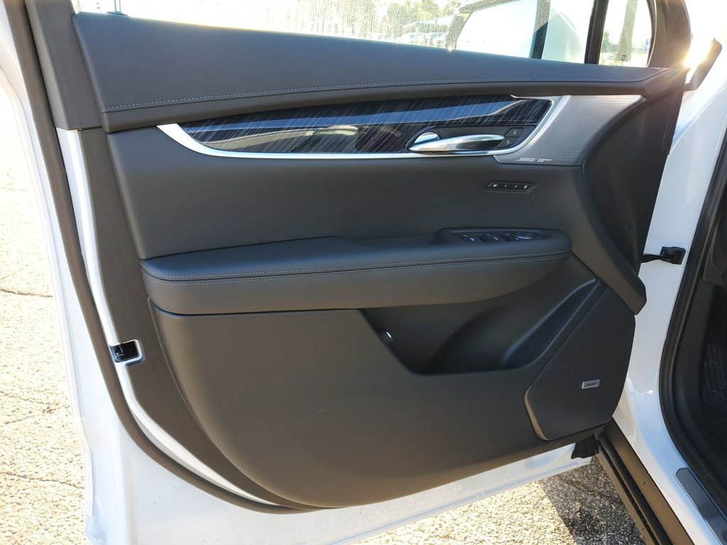 New 2025 Cadillac XT6 Premium Luxury w/ Technology Package image 24