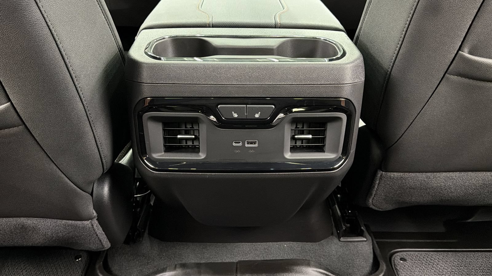 Used 2026 GMC Sierra 1500 AT4 w/ AT4 Premium Package AWD/4WD image 44