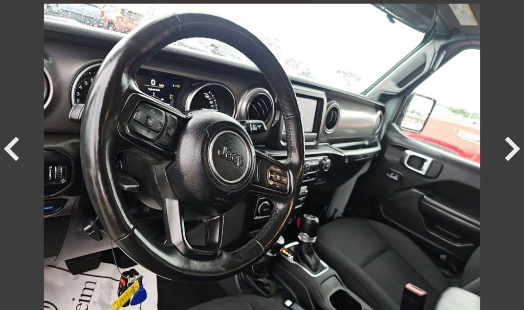 Used 2023 Jeep Wrangler Unlimited w/ Cold Weather Group AWD/4WD image 10