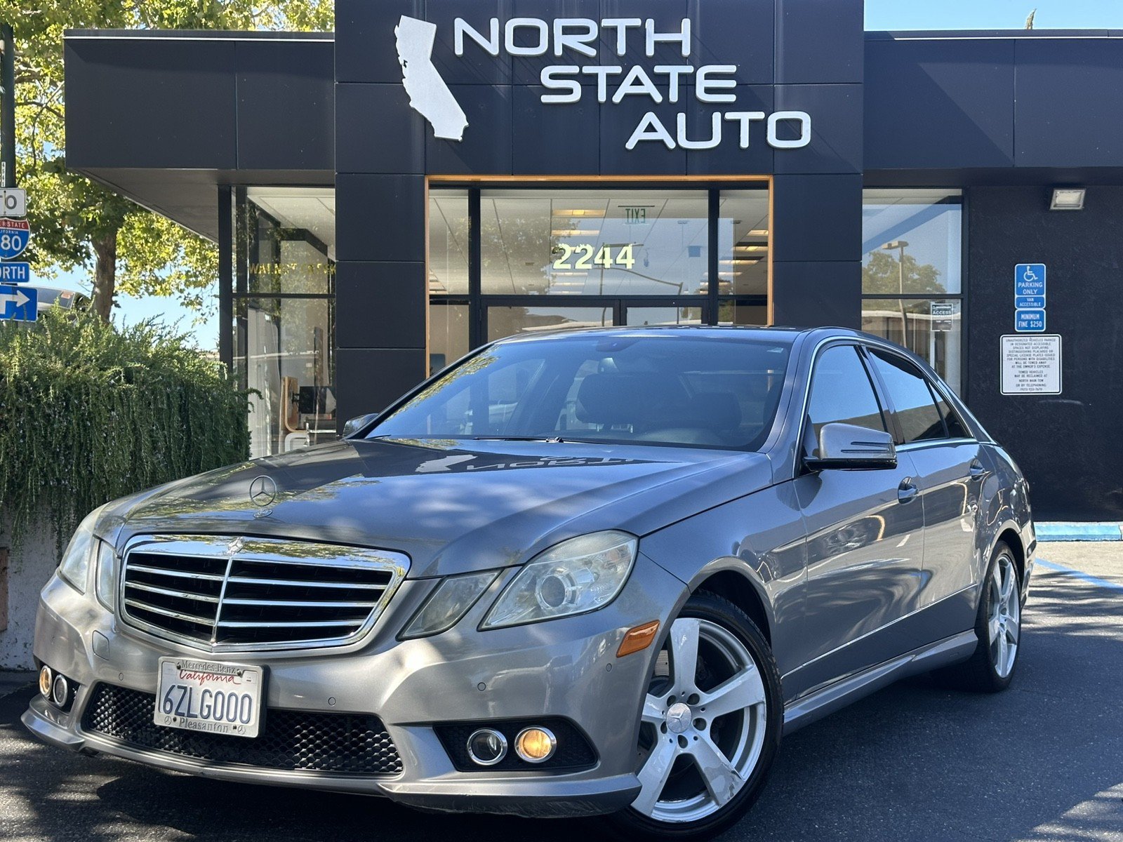 Used 2010 Mercedes-Benz E 350 Sedan image 2