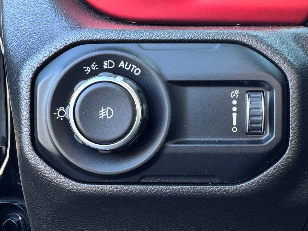 Used 2023 Jeep Wrangler Unlimited Rubicon w/ LED Lighting Group AWD/4WD image 28