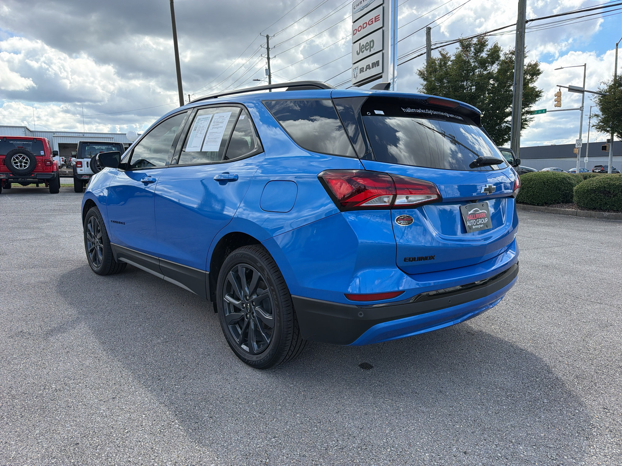 Used 2024 Chevrolet Equinox RS w/ RS Leather Package FWD image 9