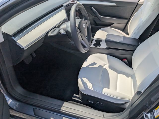 Used 2023 Tesla Model 3 Standard Range image 8