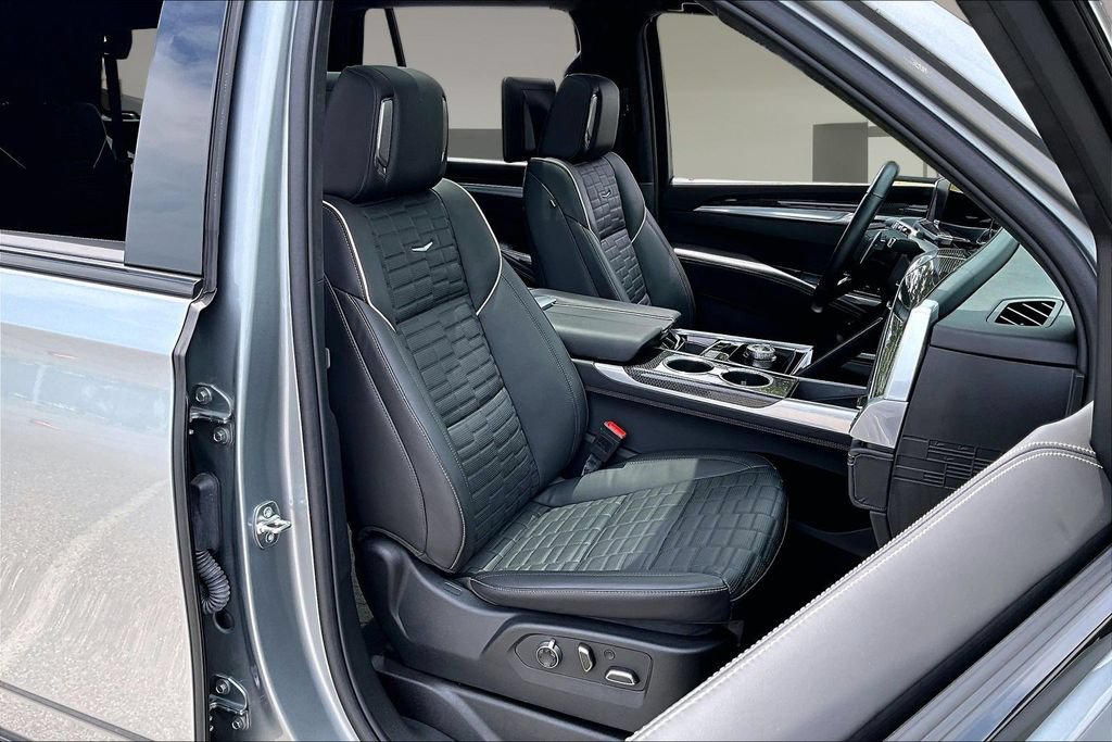 Certified 2025 Cadillac Escalade V AWD/4WD image 7
