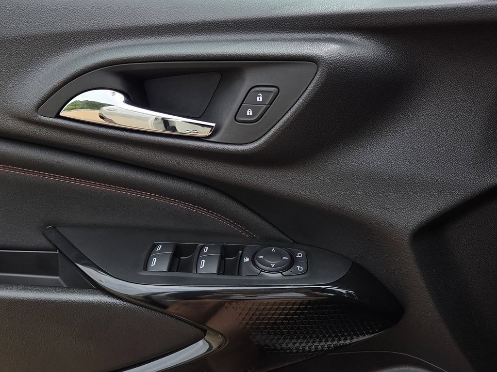 New 2026 Chevrolet Trax RS w/ Driver Confidence Package FWD image 17