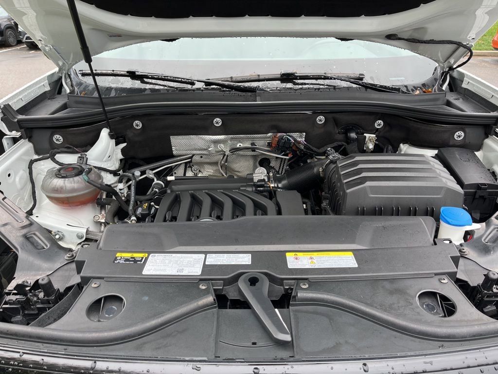 Used 2023 Volkswagen Atlas SEL R-Line image 11