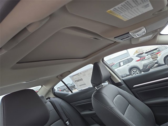 New 2025 Nissan Altima 2.5 SL image 16