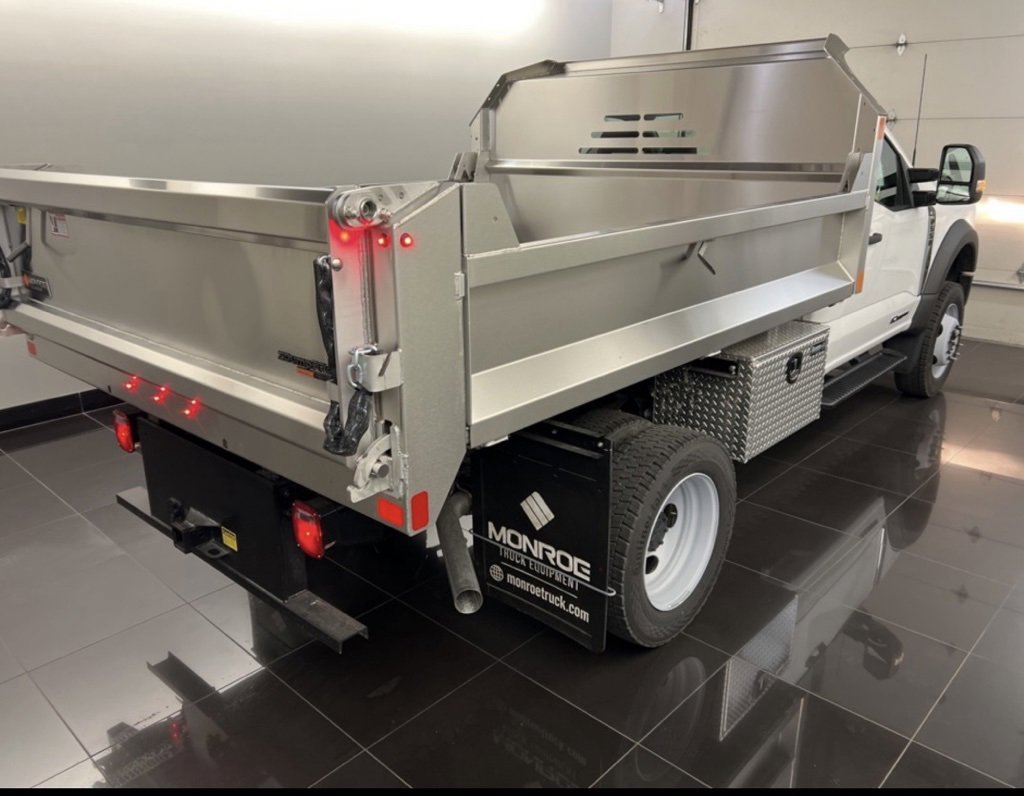 New 2025 Ford F550 4x4 Regular Cab Super Duty image 6