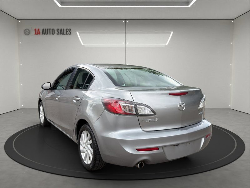 Used 2012 MAZDA MAZDA3 i Touring FWD image 3