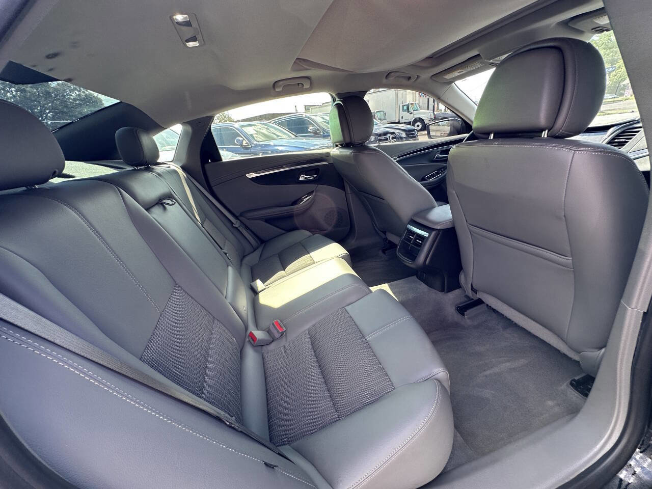 Used 2014 Chevrolet Impala LT w/ Convenience Package FWD image 14