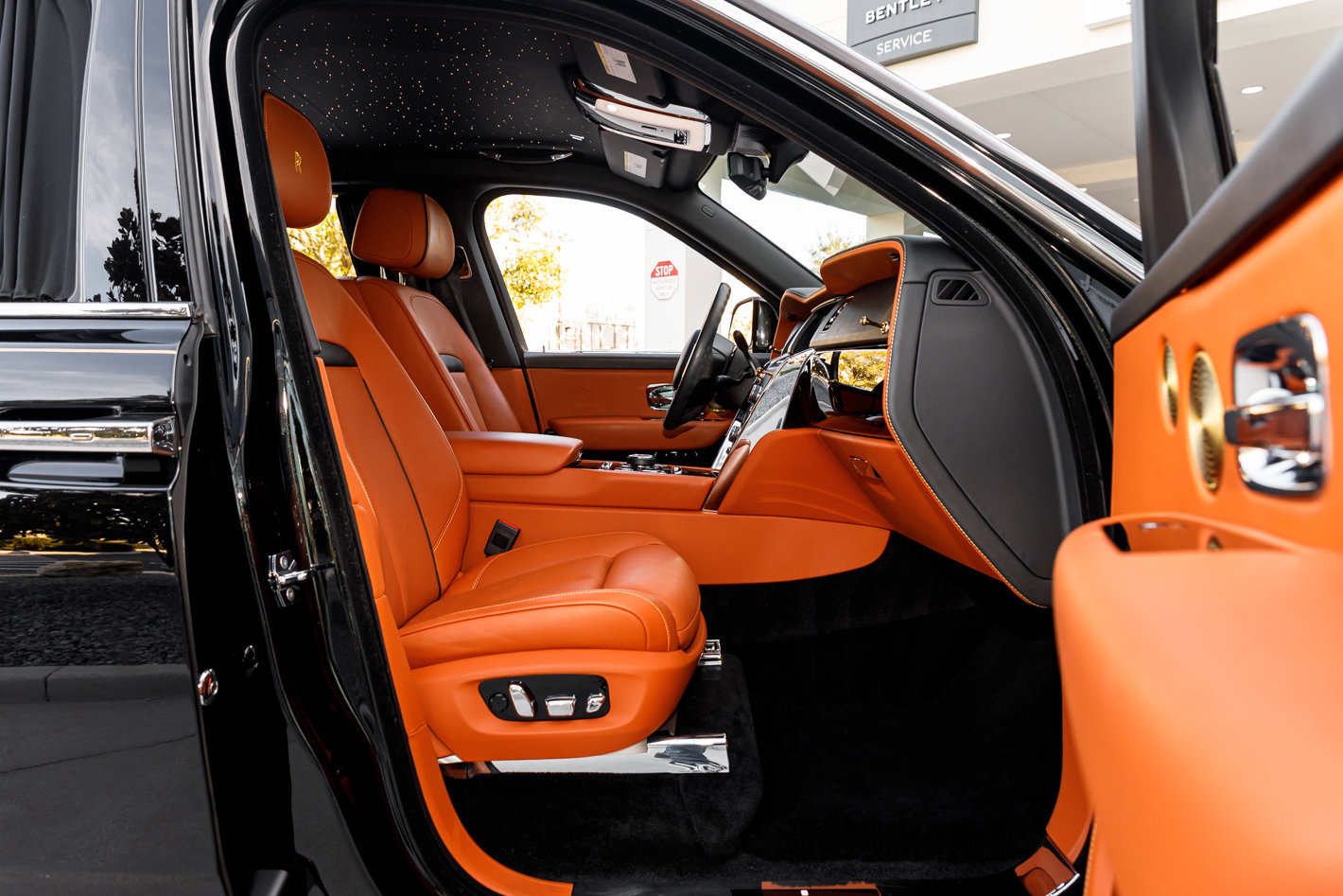 Used 2024 Rolls-Royce Cullinan Base w/ Cullinan Package image 52